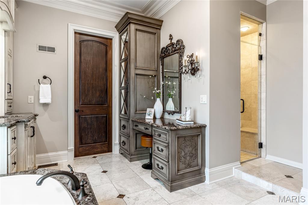 Town & Country Manor - Residential