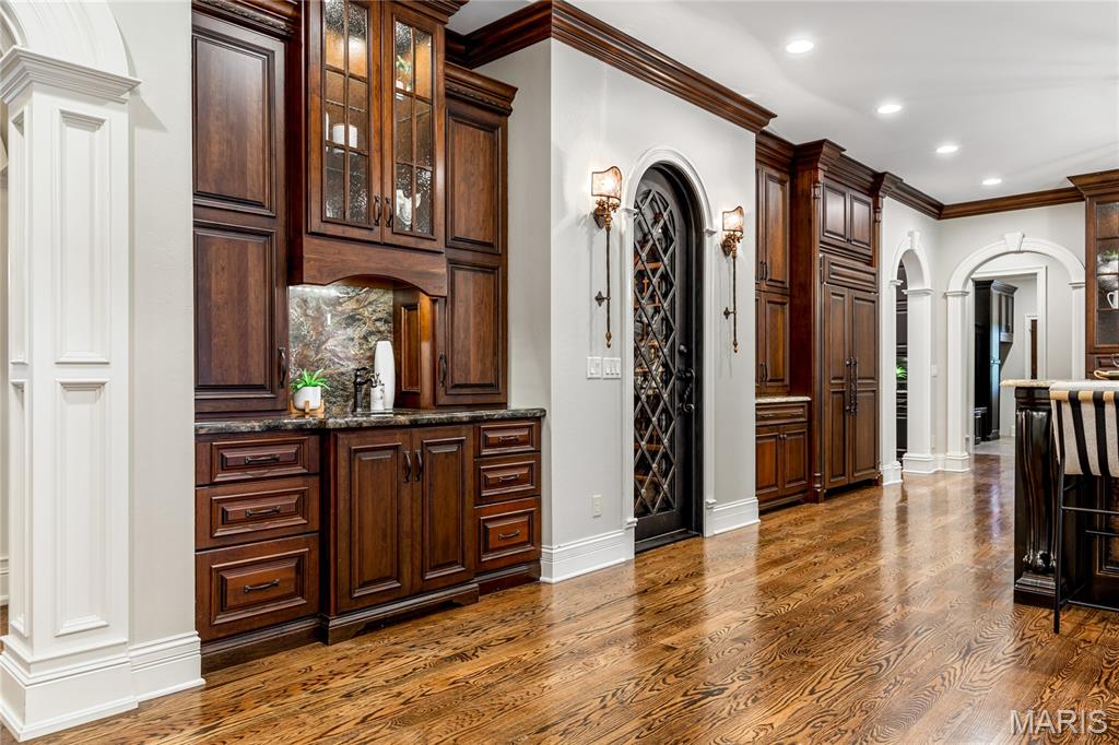 Town & Country Manor - Residential