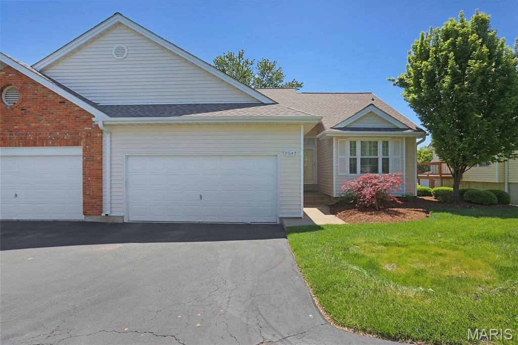 Photo of 2042 King Arthur Court, Unincorporated, MO 63146 (MLS # 26023440)