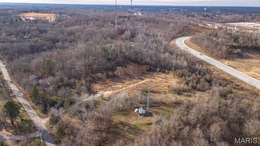 $450,000, 2579 Roxie Road Poplar Bluff MO. Lot E, B, & C are being sold together, and total 17.74 Acres M/L.  All lots are mostly wooded with guide wire easements on property. Lots accessed off of Shelby & Roxie Roads. Location: High Traffic