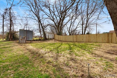Tiny photo for 413 N 8th Street, Bowling Green, MO 63334 (MLS # 26017361)