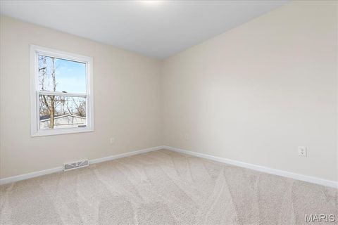 Tiny photo for 413 N 8th Street, Bowling Green, MO 63334 (MLS # 26017361)