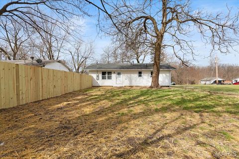 Tiny photo for 413 N 8th Street, Bowling Green, MO 63334 (MLS # 26017361)