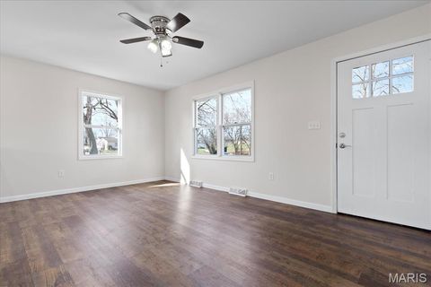 Tiny photo for 413 N 8th Street, Bowling Green, MO 63334 (MLS # 26017361)