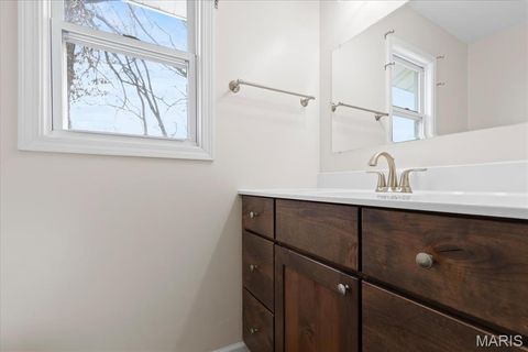 Tiny photo for 413 N 8th Street, Bowling Green, MO 63334 (MLS # 26017361)