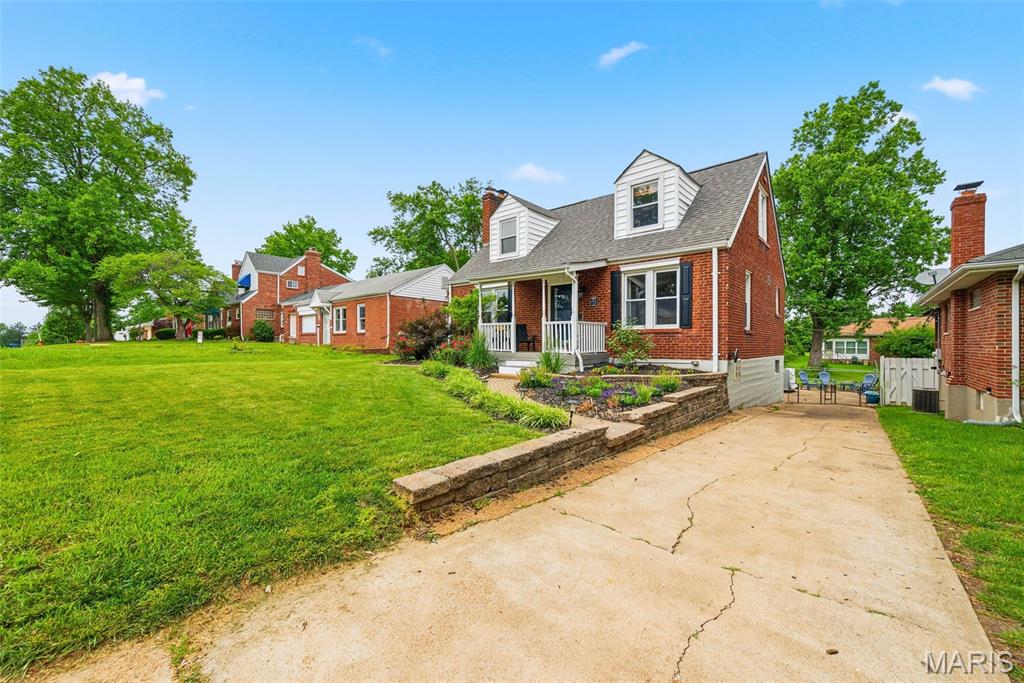 Tesson Ferry Court Amd - Residential