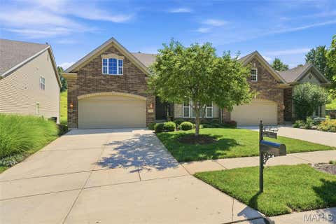 Photo of 138 Kendall Bluff Court, Chesterfield, MO 63017 (MLS # 25064048)