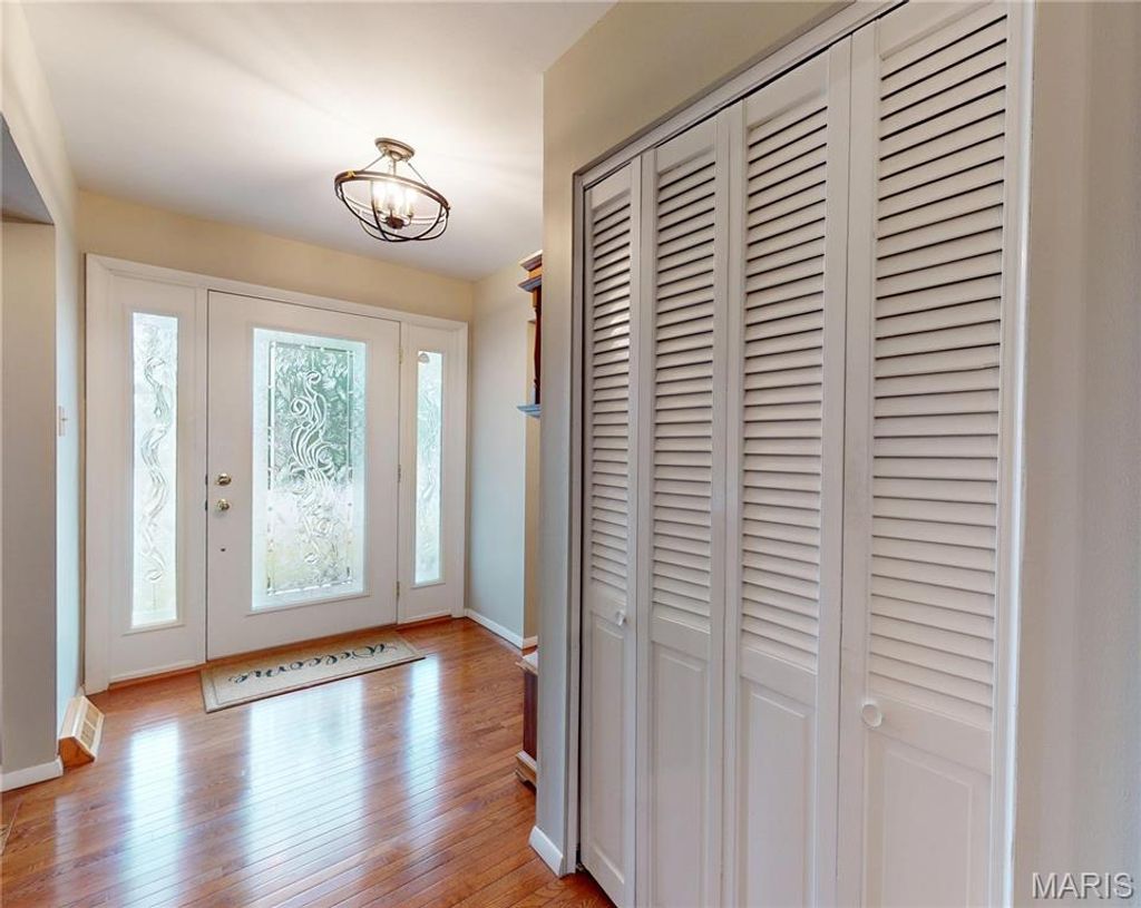 Photo of 607 N Duchesne Drive, St Charles, MO 63301 (MLS # 25072782)