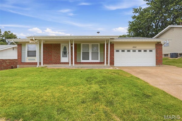 4347 VARANO DR, FLORISSANT, MO 63033 - Image cf7d489ae85d8bff61ffc3e085ca0d8b/1130367809
