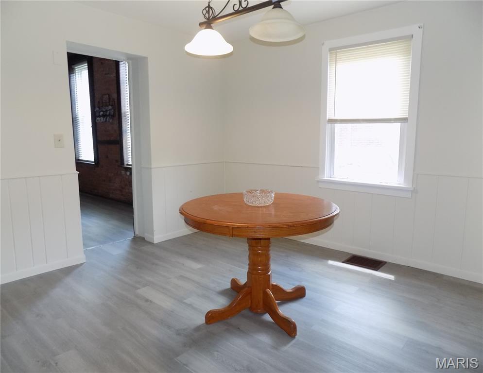 St Charles, Missouri 63301, United States, 4 Bedrooms Bedrooms, ,2 BathroomsBathrooms,Residential,Active,185430