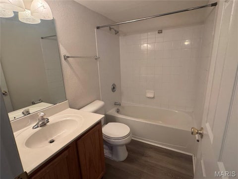 Tiny photo for 1966 Hunting Lake Court #201, Kirkwood, MO 63122 (MLS # 26044781)