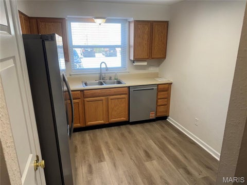 Tiny photo for 1966 Hunting Lake Court #201, Kirkwood, MO 63122 (MLS # 26044781)