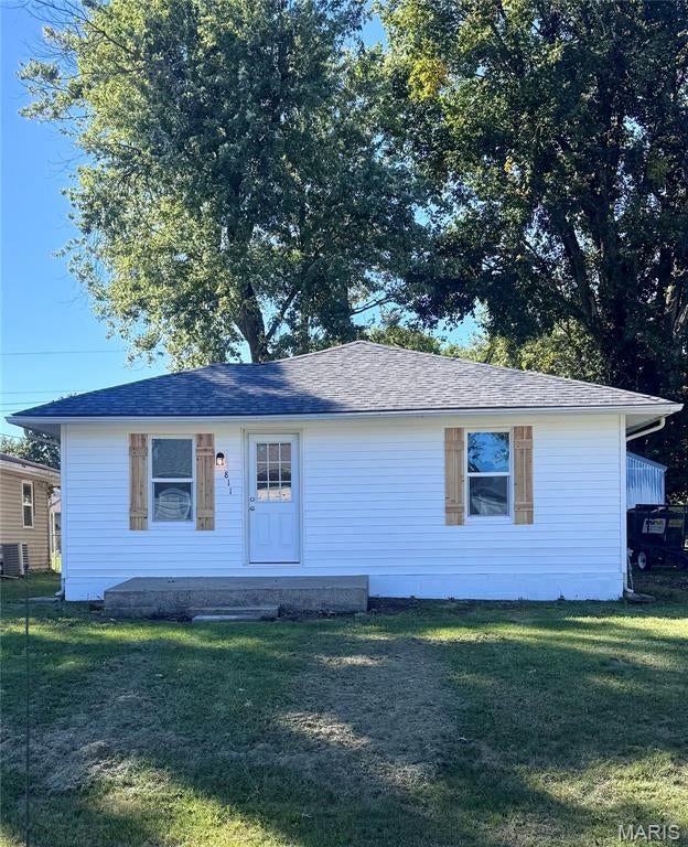 Photo of 811 McKinley Avenue, Moberly, MO 65270 (MLS # 26067035)