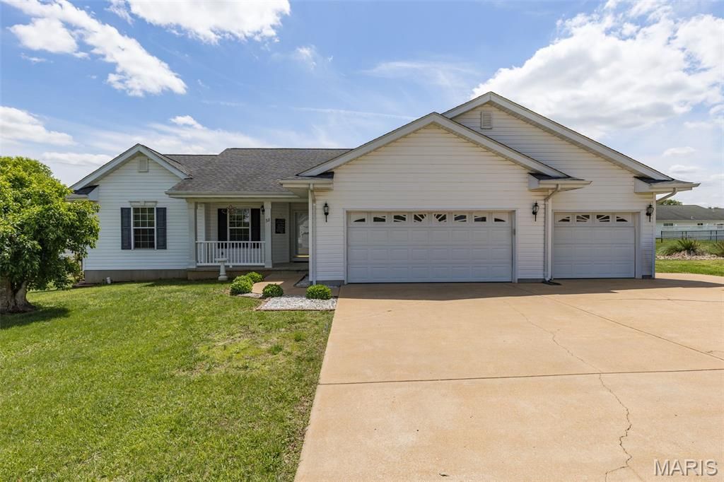 Photo of 38 Elk Drive, Farmington, MO 63640 (MLS # 26023668)