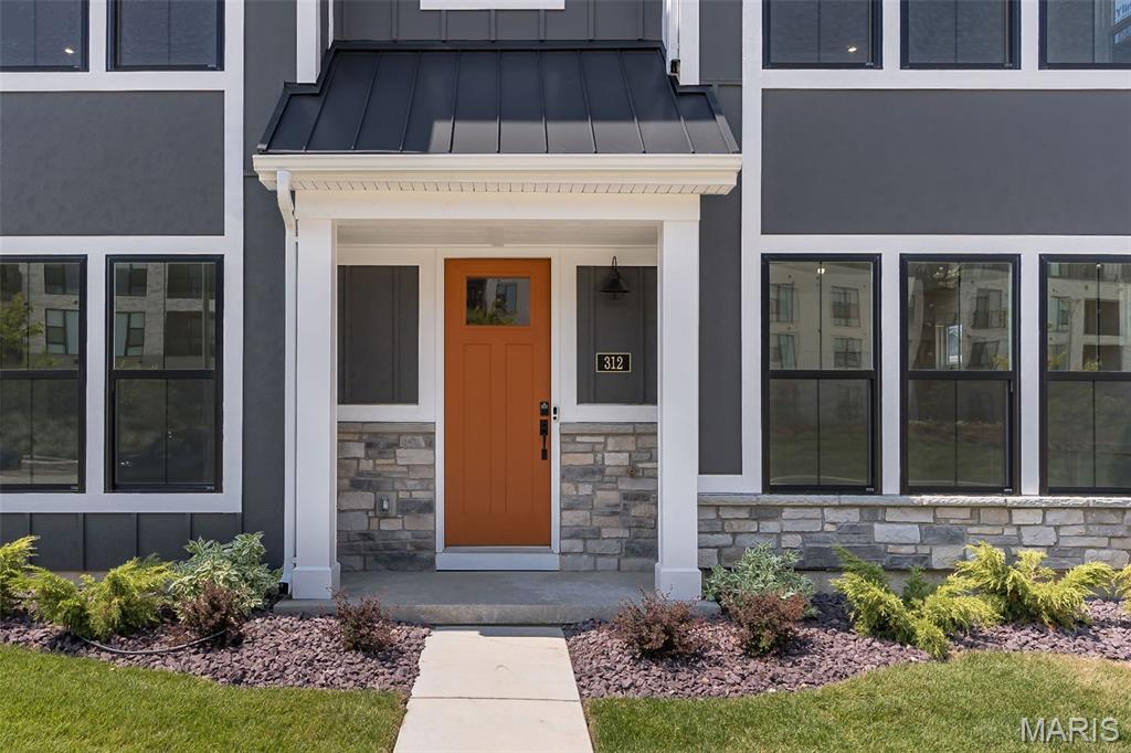312 Indigo Court 37-303
