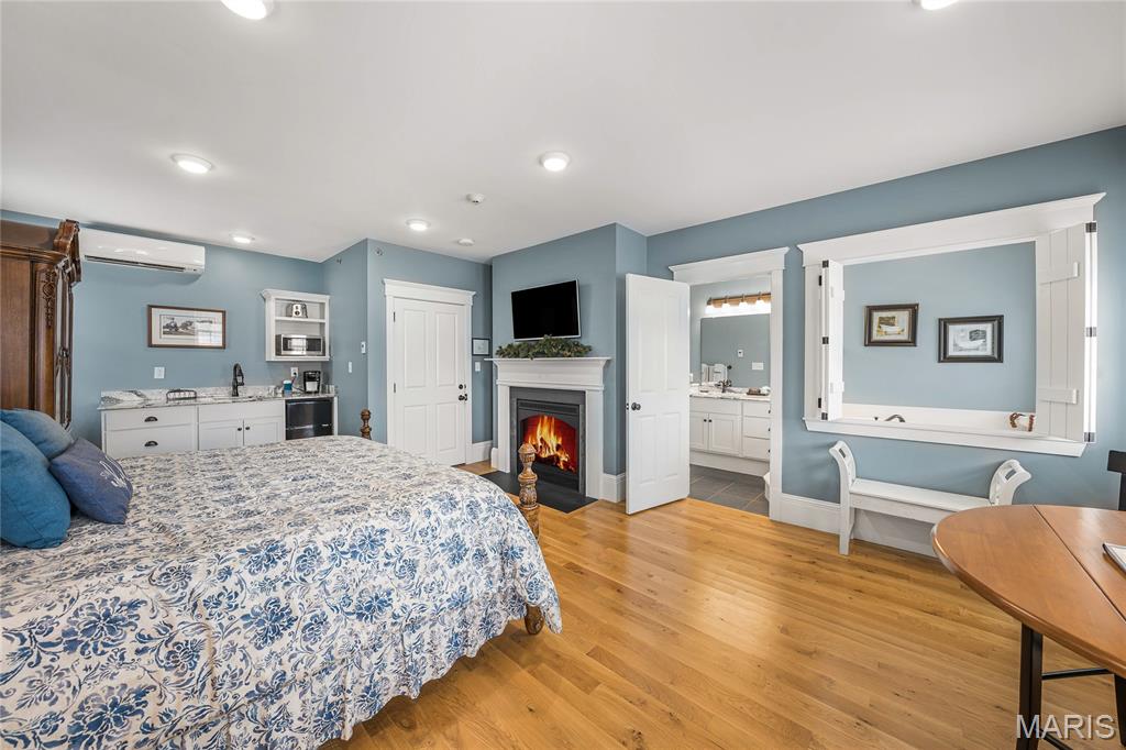 East Wharf Street - Commercial Sale