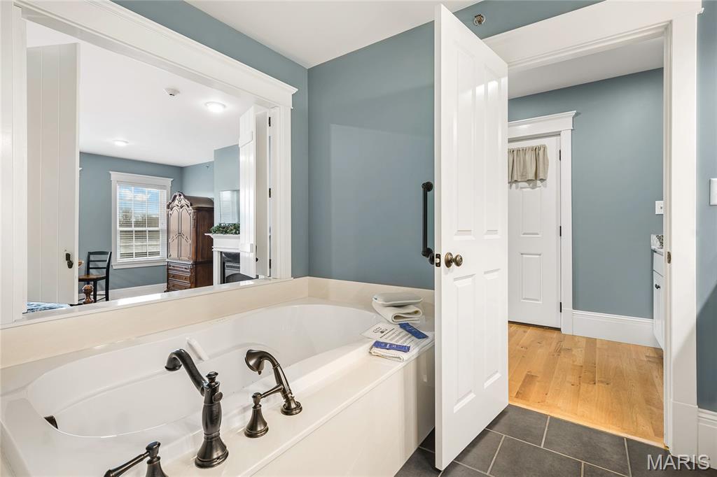 East Wharf Street - Commercial Sale