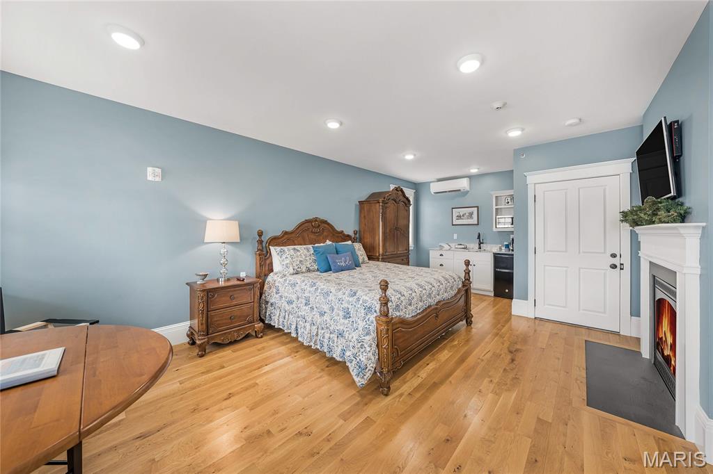 East Wharf Street - Commercial Sale