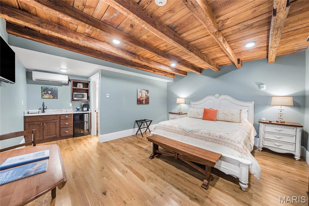 East Wharf Street - Commercial Sale