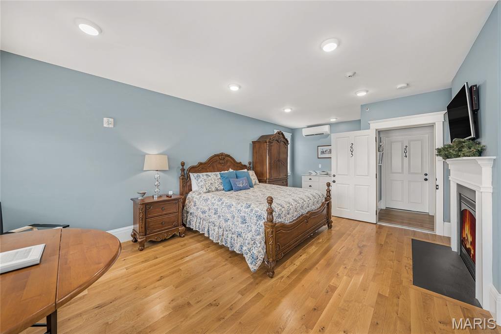 East Wharf Street - Commercial Sale