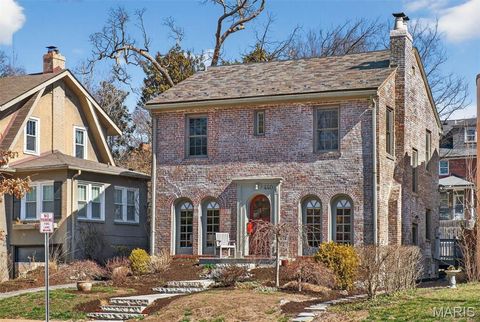 Photo of 440 Carswold Drive, Clayton, MO 63105 (MLS # 26004351)