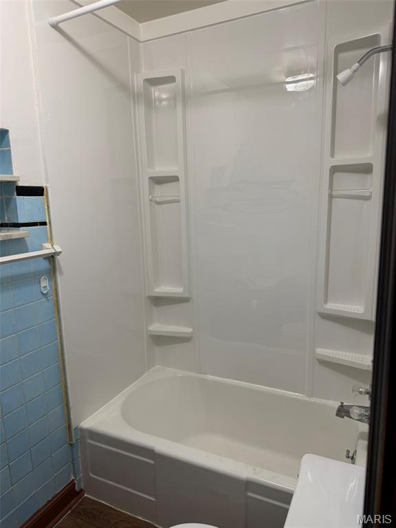 E B Hammack - Residential Lease