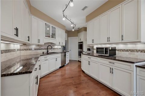 Tiny photo for 561 Sarah Lane #303, Creve Coeur, MO 63141 (MLS # 26037384)