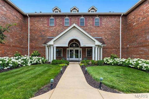 Tiny photo for 561 Sarah Lane #303, Creve Coeur, MO 63141 (MLS # 26037384)