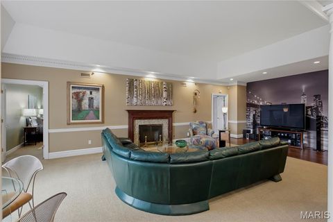 Tiny photo for 561 Sarah Lane #303, Creve Coeur, MO 63141 (MLS # 26037384)