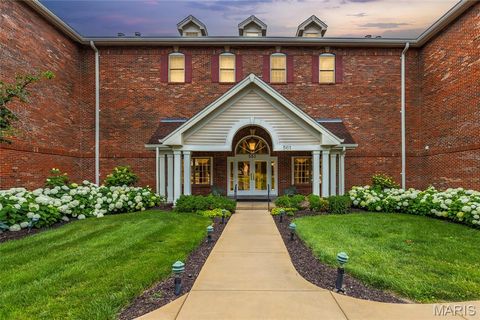Tiny photo for 561 Sarah Lane #303, Creve Coeur, MO 63141 (MLS # 26037384)