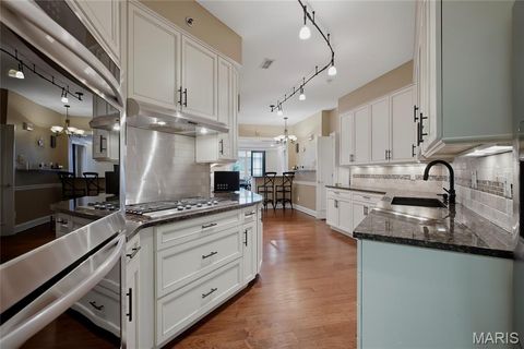 Tiny photo for 561 Sarah Lane #303, Creve Coeur, MO 63141 (MLS # 26037384)