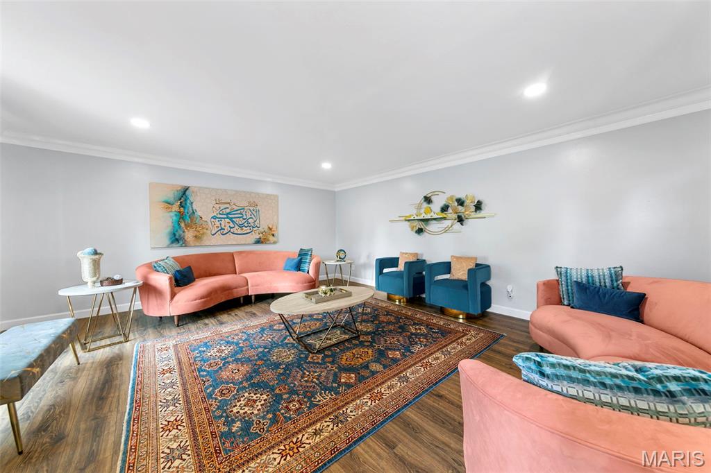 Ladue Pines 2 - Residential