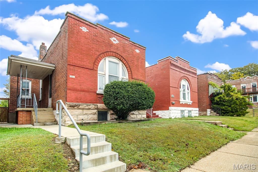 Photo of 3607 Oregon Avenue, St Louis, MO 63118 (MLS # 25072734)