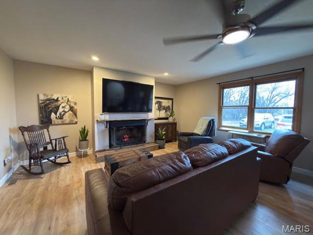 Photo of 11252 Pershing Road, Hannibal, MO 63401 (MLS # 26012819)