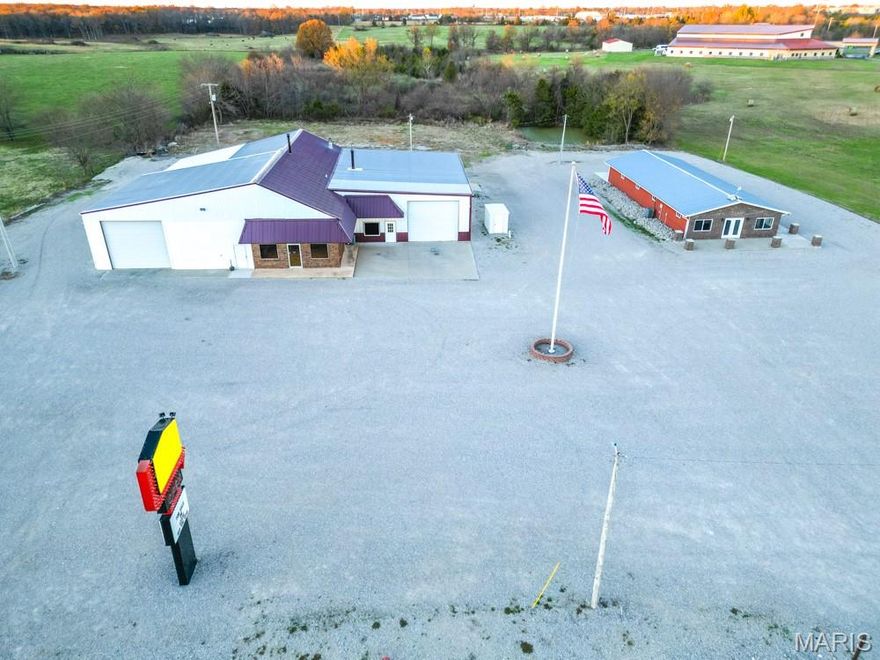 DON'T MISS OUT on THIS OPPORTUNITY to OWN MULTIPLE BUILDINGS INSIDE THE CITY with VISIBILITY and ACCESS TO 1-44 !!  THESE BUILDINGS ARE SETTING ON 2 TRACTS OF LAND TOTALING 3.1 ACRES.  OVER 11,000 SQ FT OF SHOP,  and OFFICE SPACE.  2 SECTIONS CURRENTLY LEASED BRINGING IN IMMEDIATE  INCOME FOR THE INVESTORS.  THE PREMIUM LOCATION IS FOR THE  BUSINESS OWNERS  with THE OPTION TO EXPAND and  POSSIBLY BUILD ON THE ADDITIONAL VACANT LAND. WHETHER YOU PLAN TO OCCUPY , OR USE AS  an INVESTMENT  the possibilities are ENDLESS AS A RETAIL STORE FRONT, EVEN  A SHOWROOM. THE  BUILDINGS HAVE BEEN RECENTLY UPGRADED.  LARGE PARKING AREA FOR ALL TYPES OF INVENTS !!

  
 
 
: