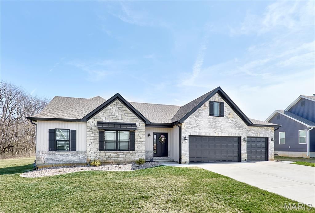 Photo of 142 Crabapple School Court, Moscow Mills, MO 63362 (MLS # 26013326)