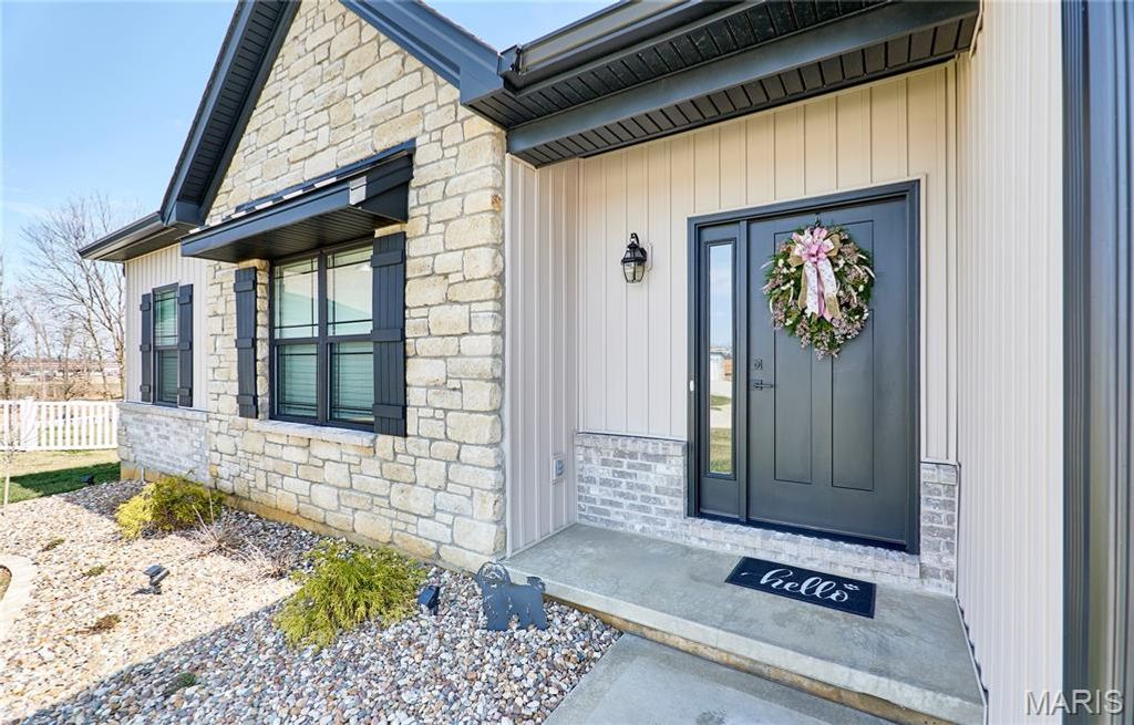 Photo of 142 Crabapple School Court, Moscow Mills, MO 63362 (MLS # 26013326)