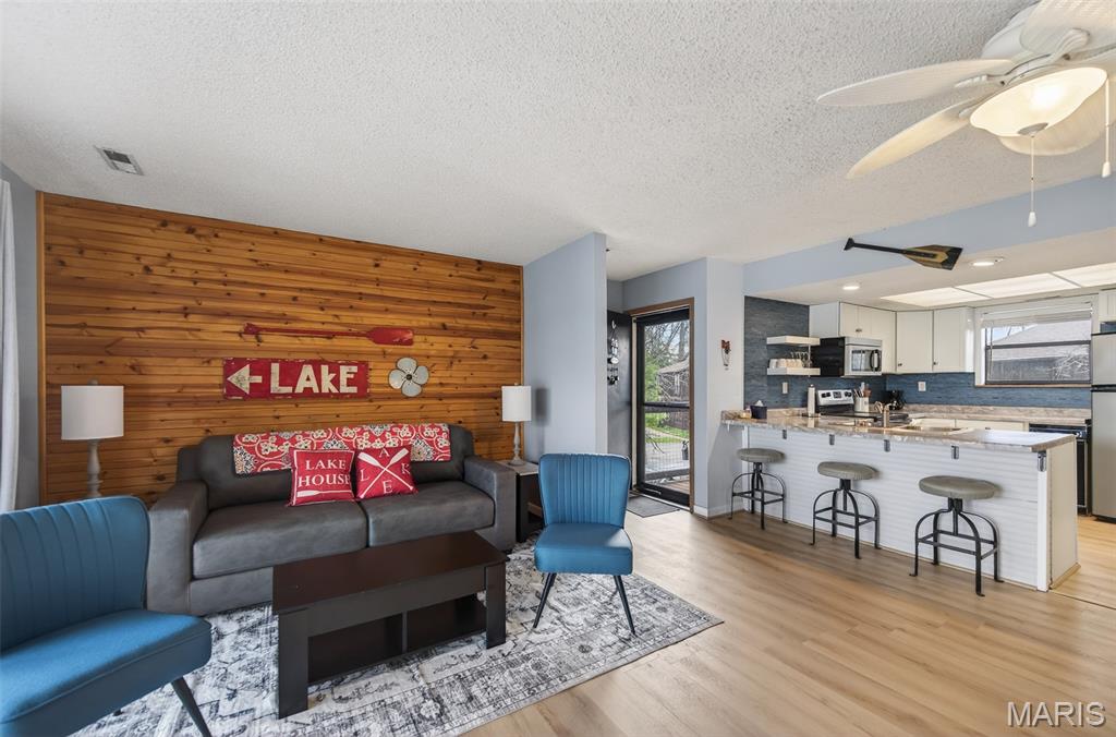 Lone Oak Point Condo - Residential