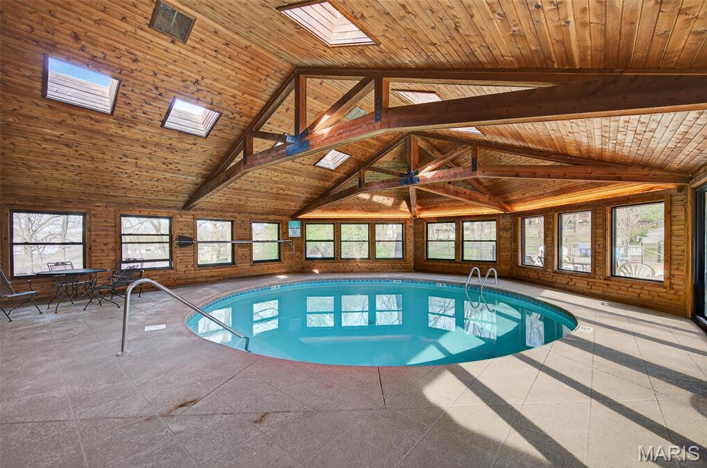 Lone Oak Point Condo - Residential