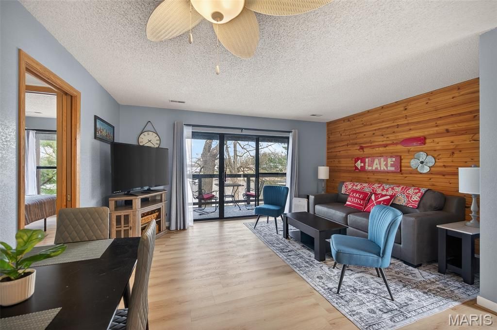 Photo of 256 Lone Oak #15, Sunrise Beach, MO 65079 (MLS # 26021169)