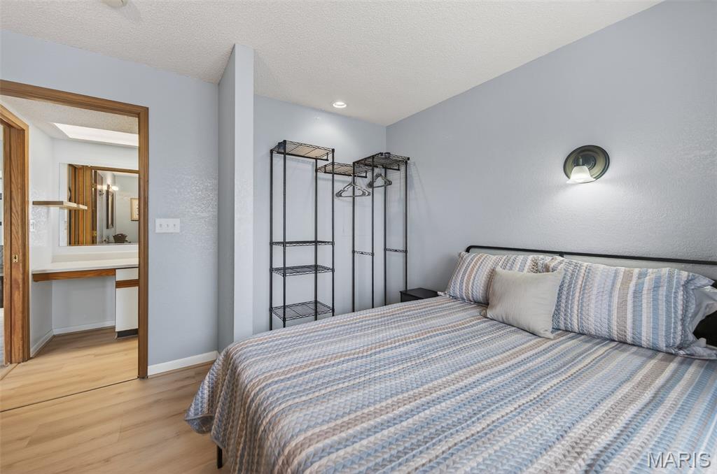 Lone Oak Point Condo - Residential