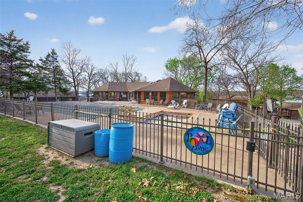 Lone Oak Point Condo - Residential