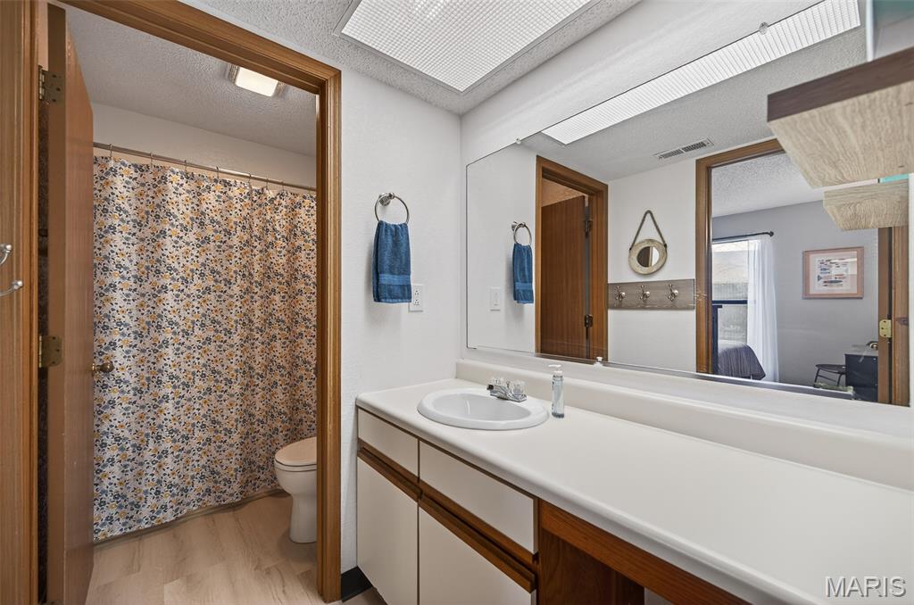 Lone Oak Point Condo - Residential