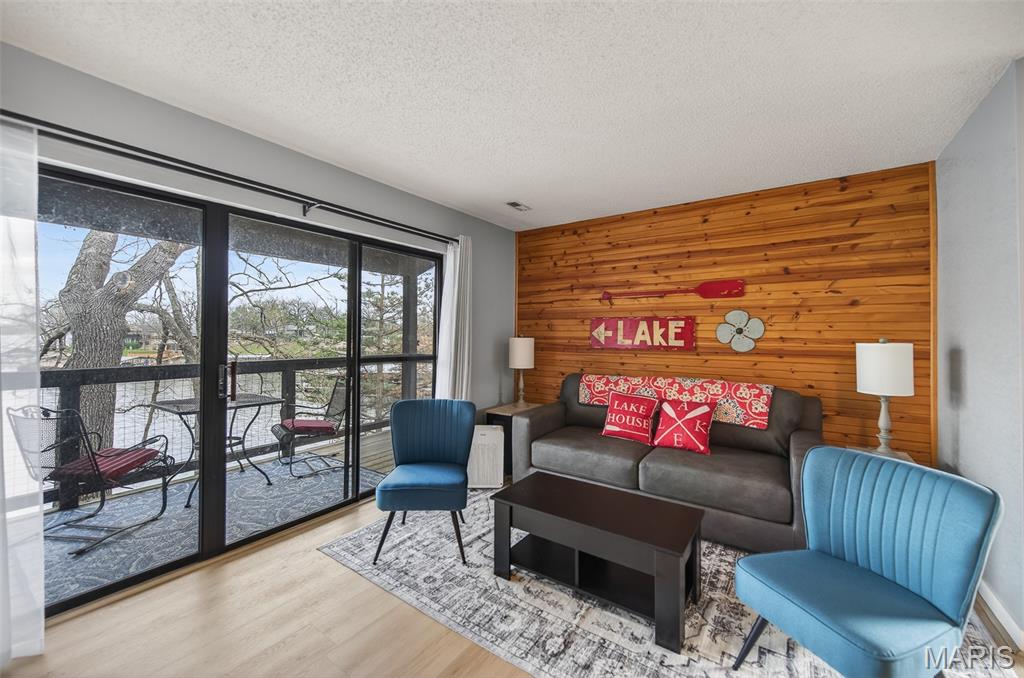 Lone Oak Point Condo - Residential