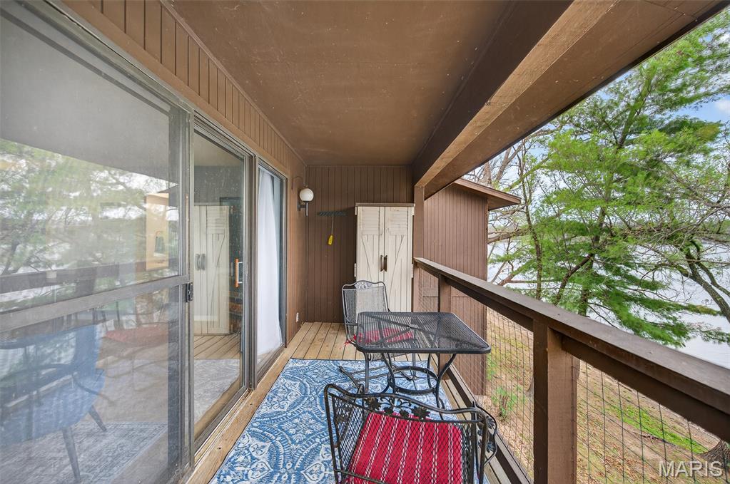 Lone Oak Point Condo - Residential