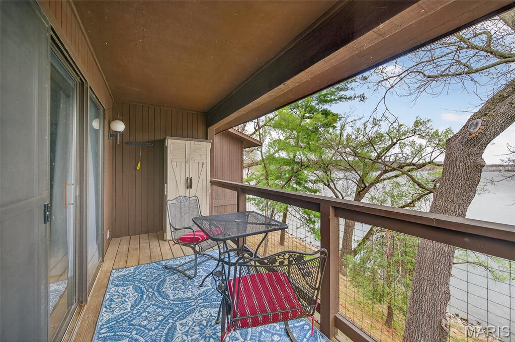 Lone Oak Point Condo - Residential