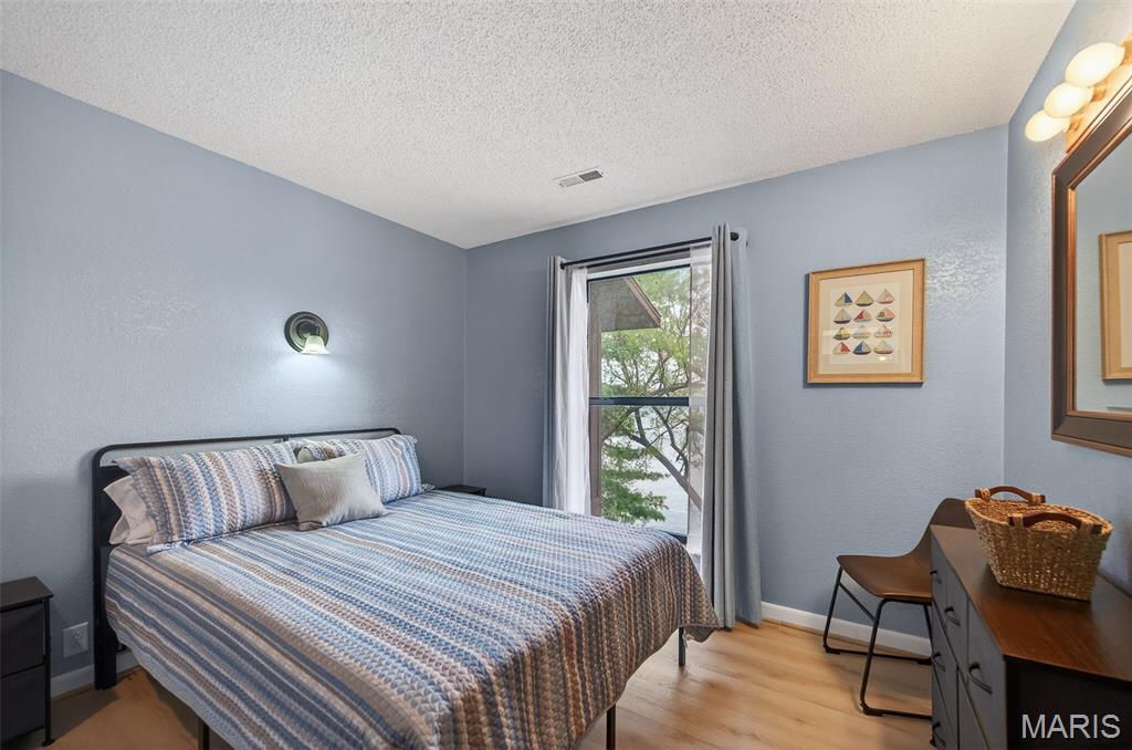 Lone Oak Point Condo - Residential