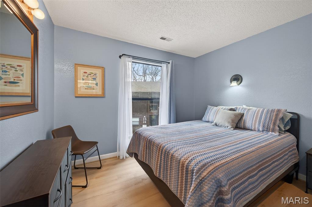 Lone Oak Point Condo - Residential