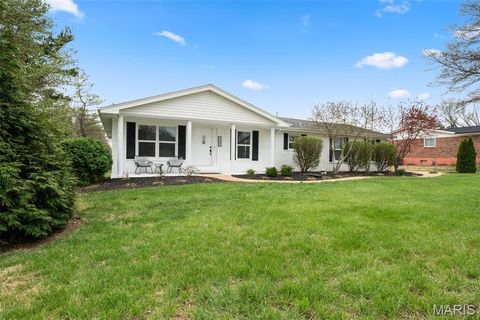 Tiny photo for 1080 Sagebrush Trail, Ballwin, MO 63011 (MLS # 26019365)