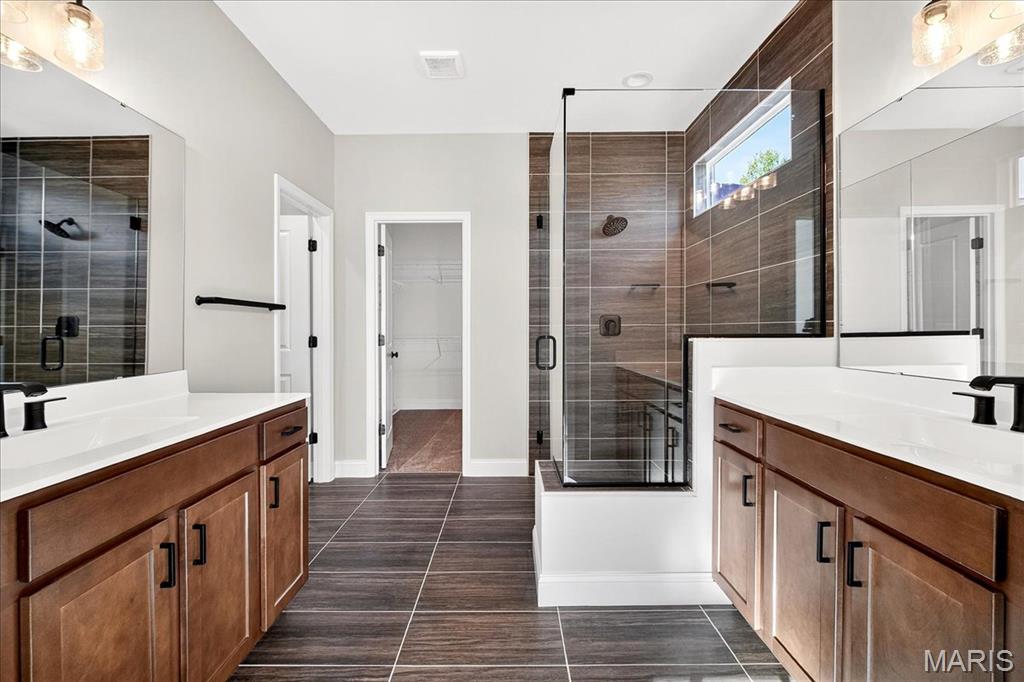 Warson Pointe - Residential